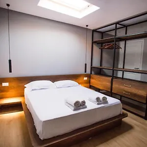 4-bedroom-apartment-bbq-veranda.hotels-in-tirana.com/