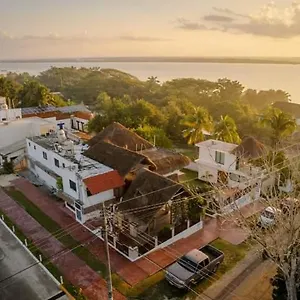 hotel-miriam-bacalar.quintano-roohotels.com/