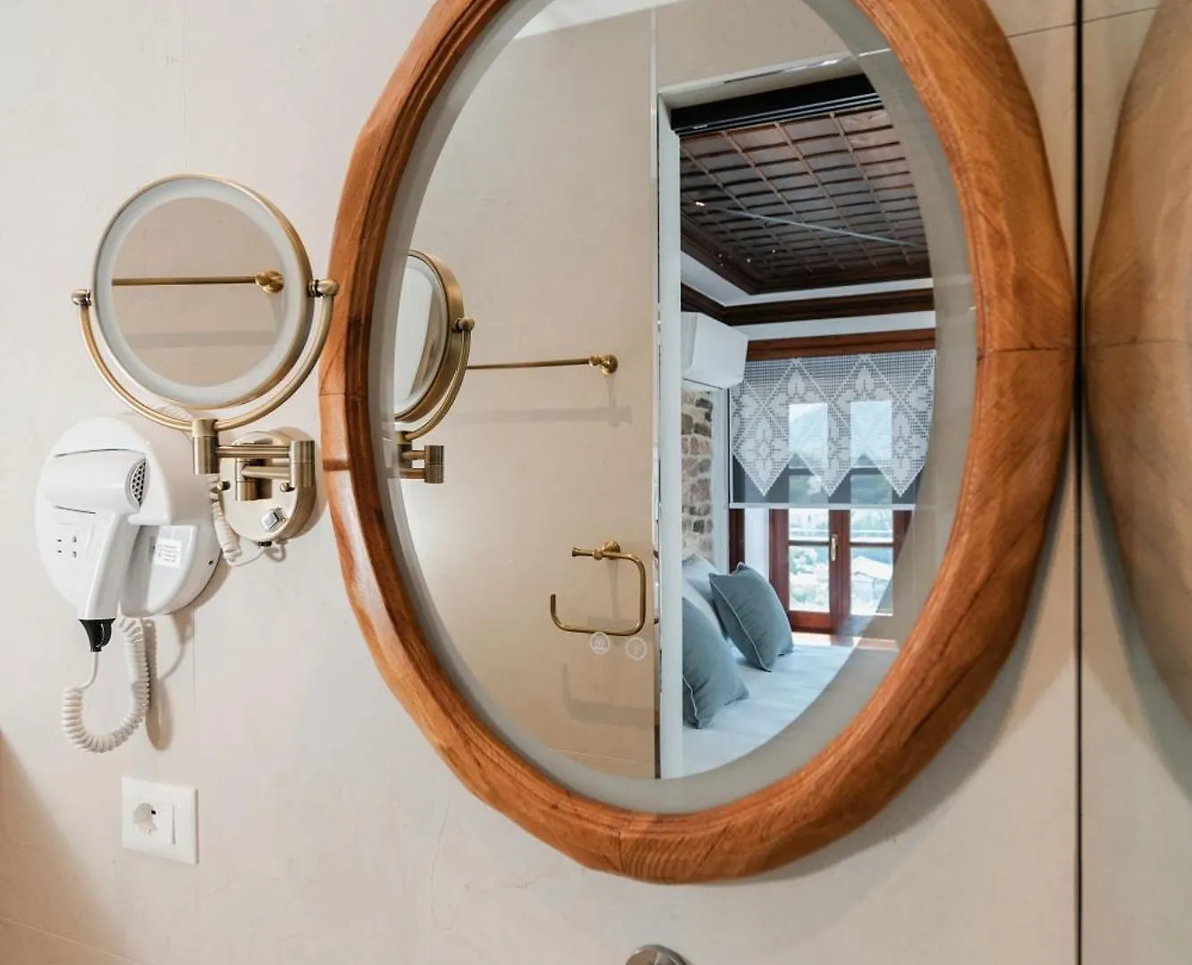 Dam Stone Boutique Hotel Gjirokastër
