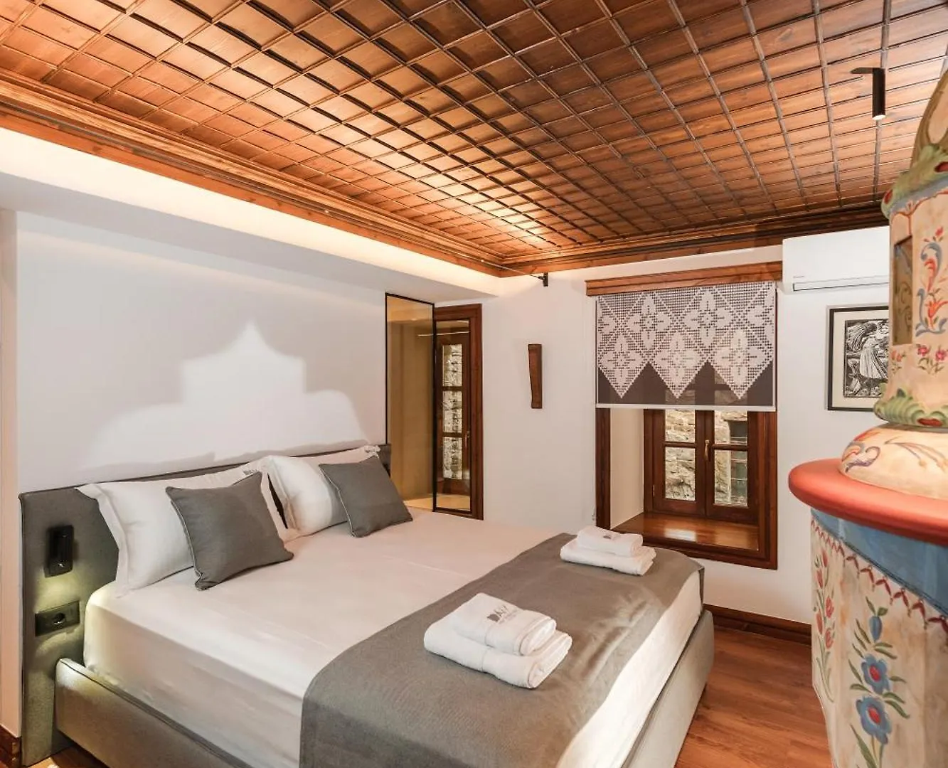 Dam Stone Boutique Hotel Gjirokastër 3*,