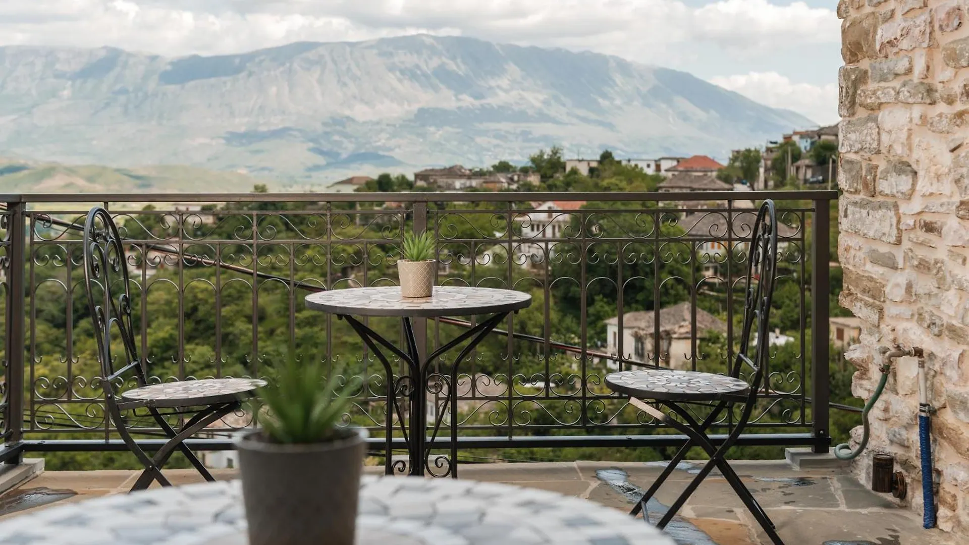 Dam Stone Boutique Hotel Gjirokastër